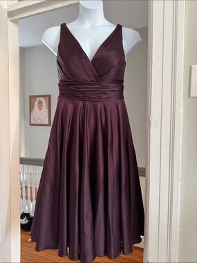 Monique Lhuillier Plum V-Neck Satin Midi Dress